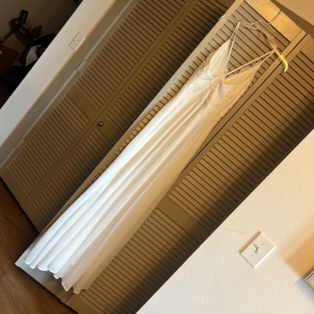 Lulu’s White crochet lace Maxi Dress size M - Picture 6 of 8